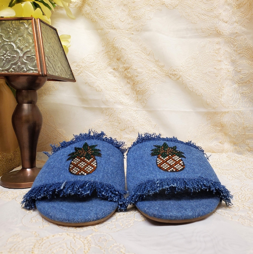 BCBGENERATION Pineapple Slides - Picture 4 of 8